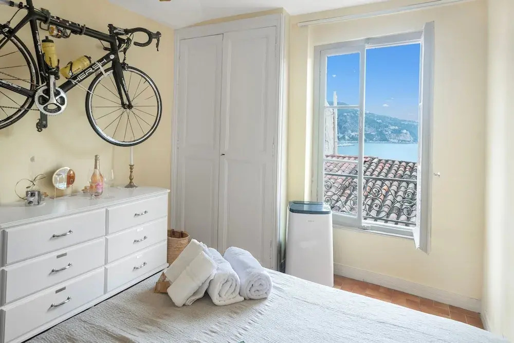 Mattoni in Menton With 1 Bedrooms and 1 Bathrooms