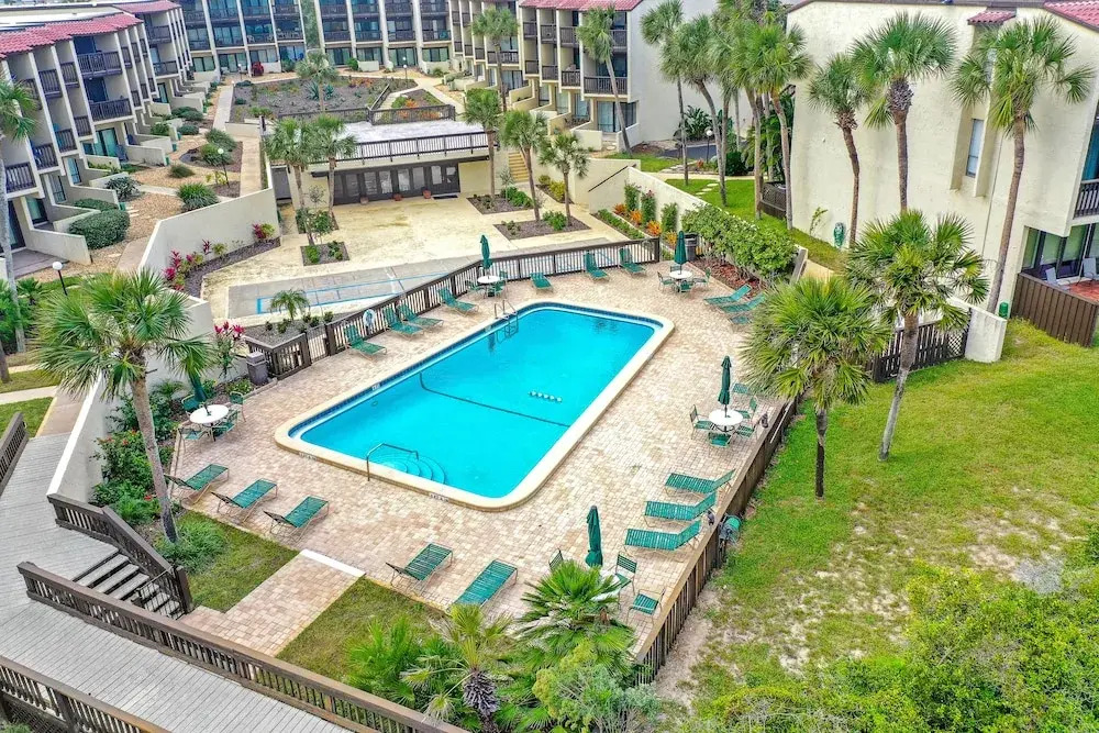 Modern Oceanview Condo With Multiple Balconies, Pool & W/D - Beach Access