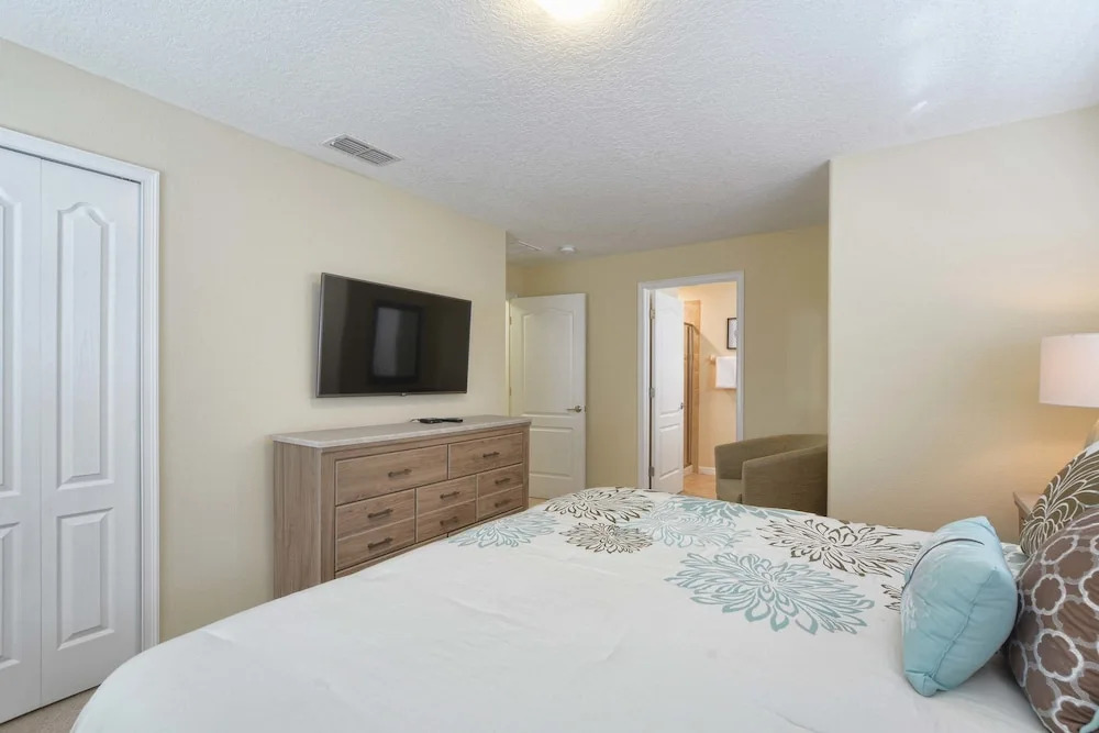 Storey Lake-5 Bedroom Townhome w/SplashPool-1602ST