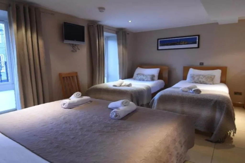 The Eyre Square Townhouse
