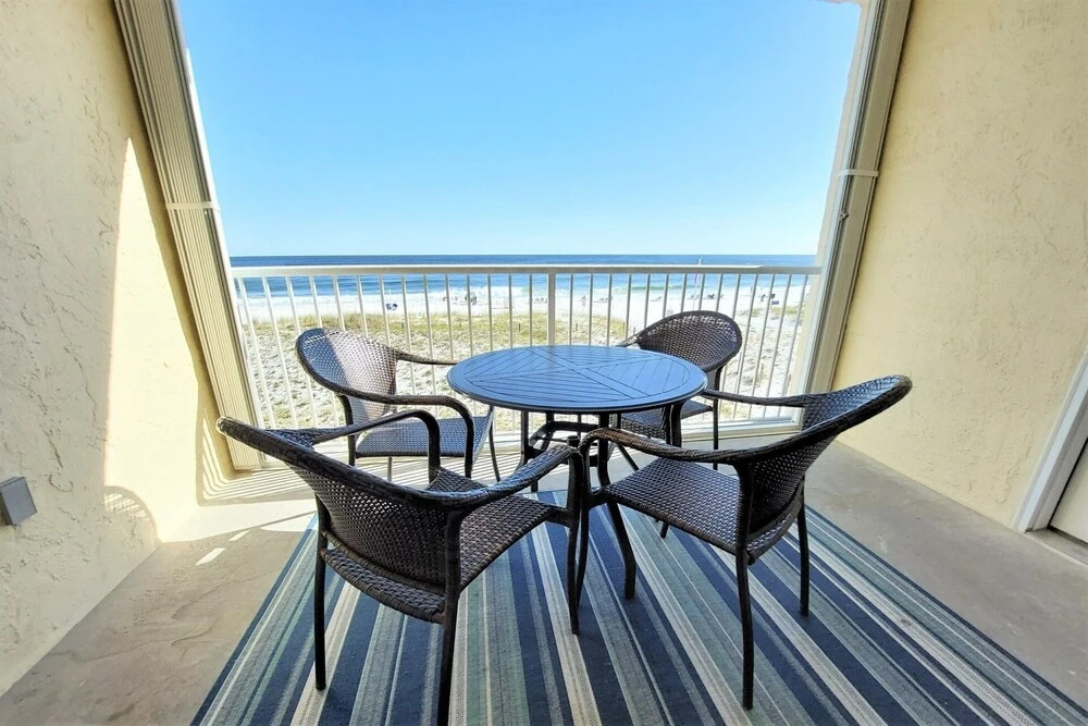 Castaways 2c 2 Bedroom Condo by RedAwning