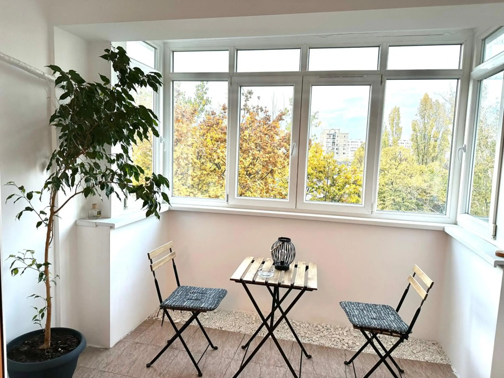 Vintage Bucharest apartment