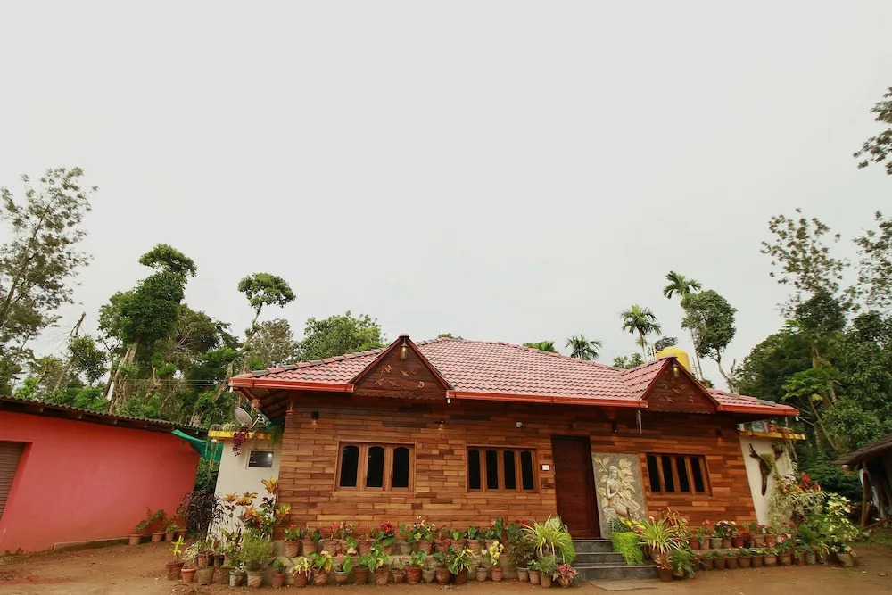 OYO 16451 Home Cozy Estate Stay madikeri