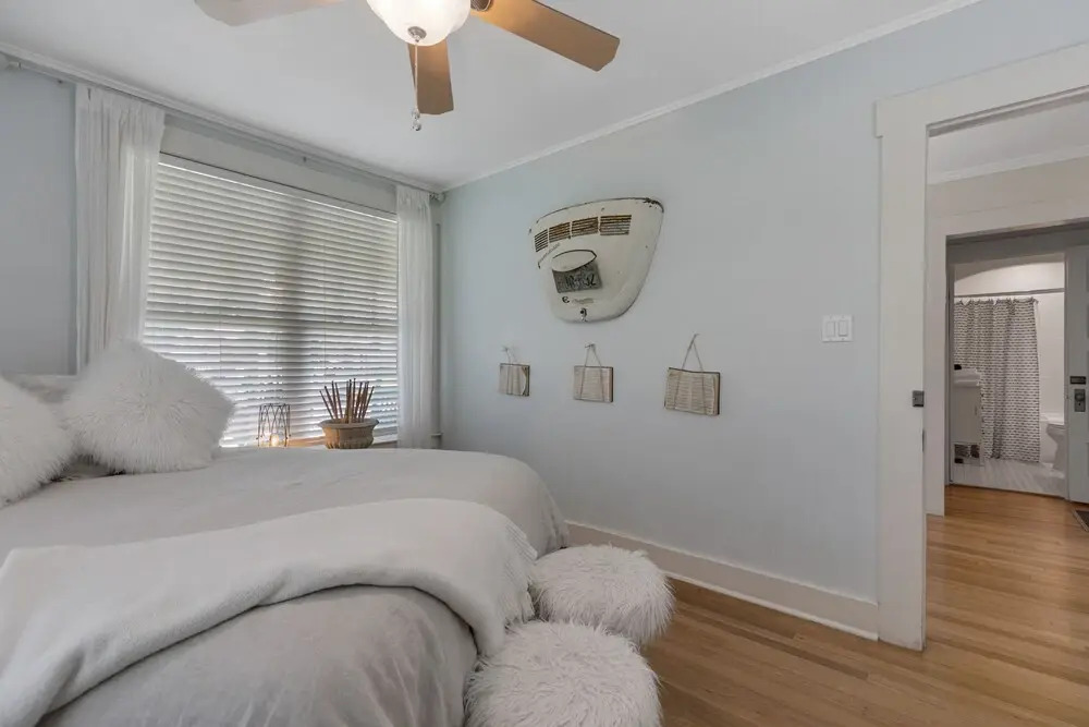 Gorgeous Home 2 Blks to Main St With Pool and Spa!