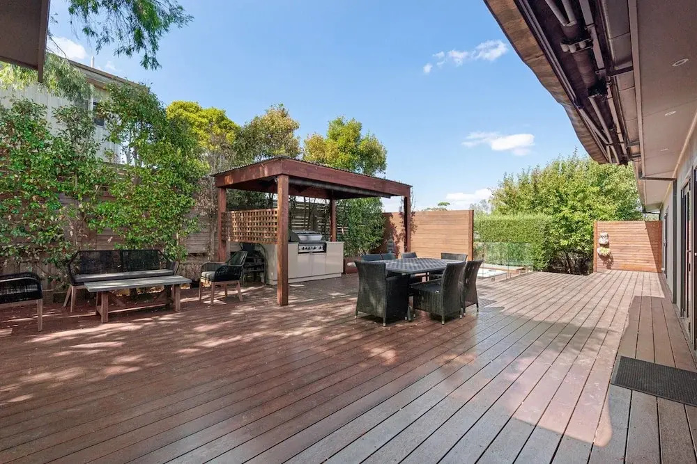 Luxurious 3-bed Home With Outdoor Spa