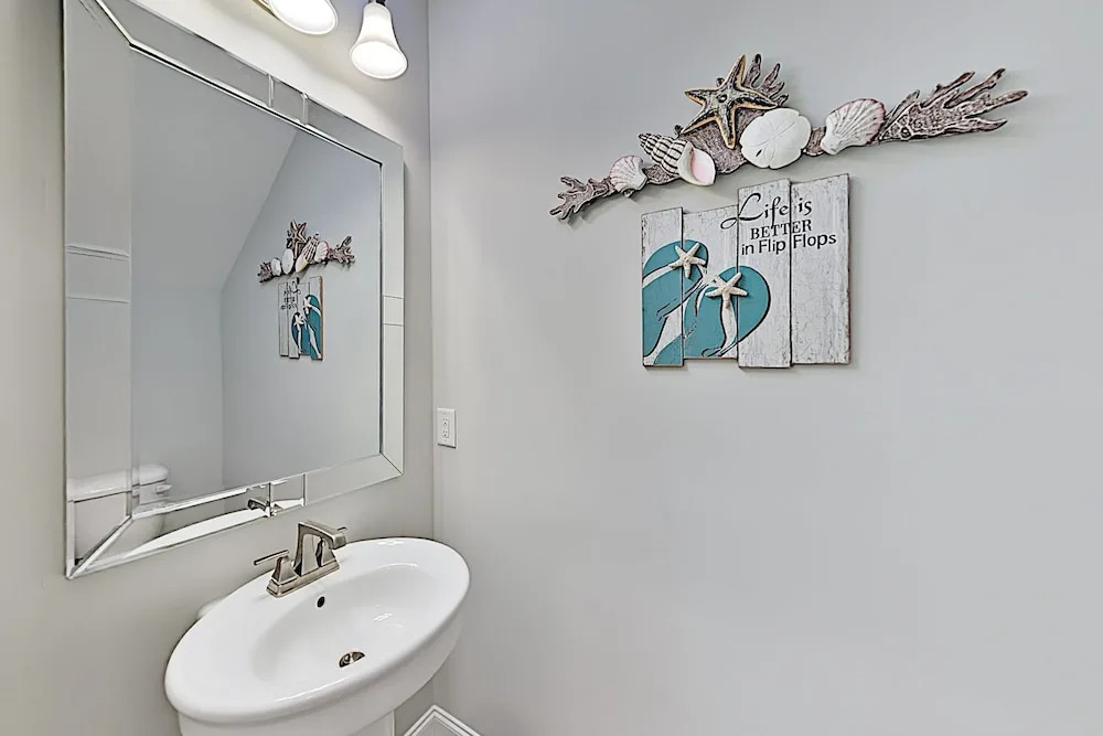 The At Barefoot Village: Patio & Pool 3 Bedroom Condo