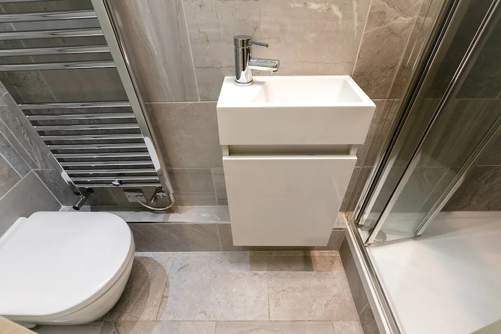 Beautiful 1BR Home in Chelsea - 3 Guests!