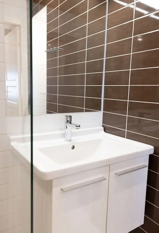 2ndhomes Beautiful 94m2 2BR Home w Sauna
