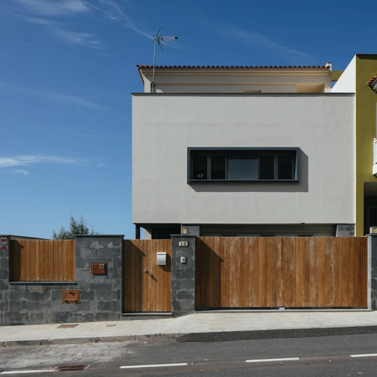 Vertical Villa: luxury, sea views & private SPA