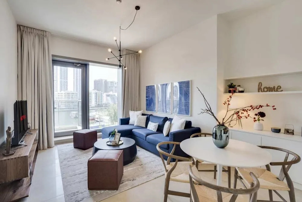 Modern En-suite Flat w/ Dubai Marina View!