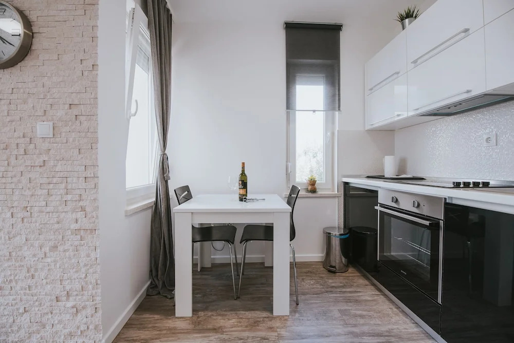Apartments & Rooms Danivan Pool Villas - Off site breakfast available