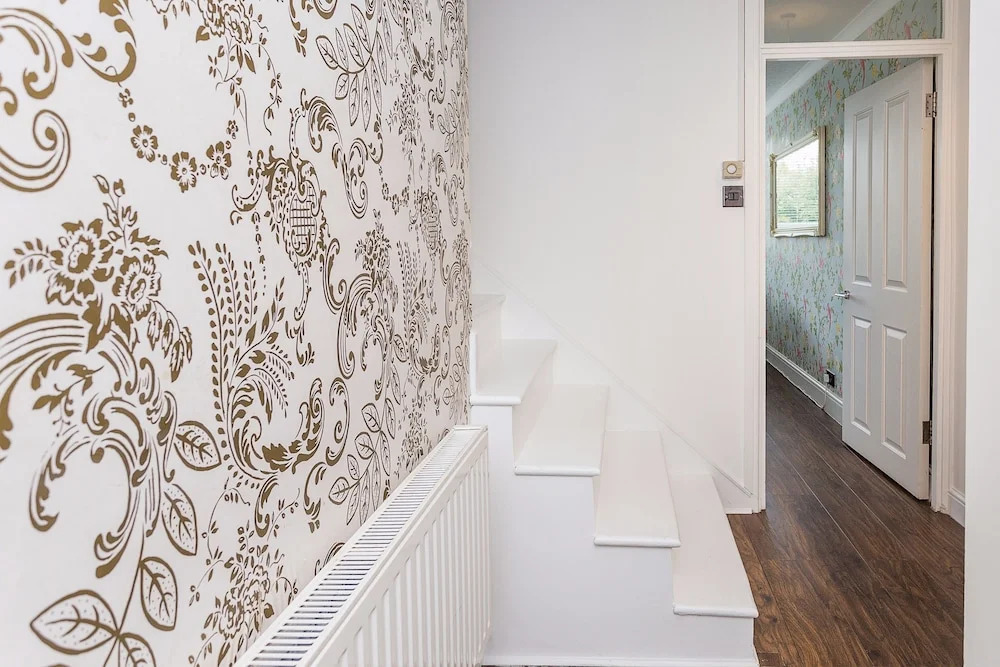 Light and Spacious 3 Bed Next to Victoria Park