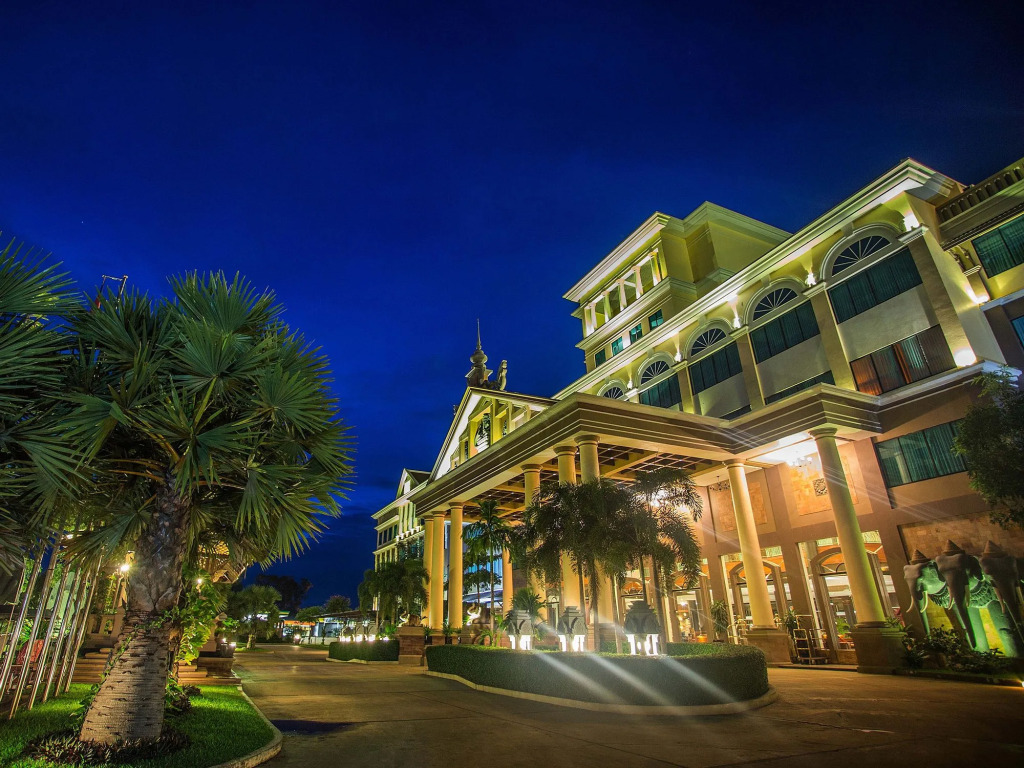 Pacific Hotel & Spa