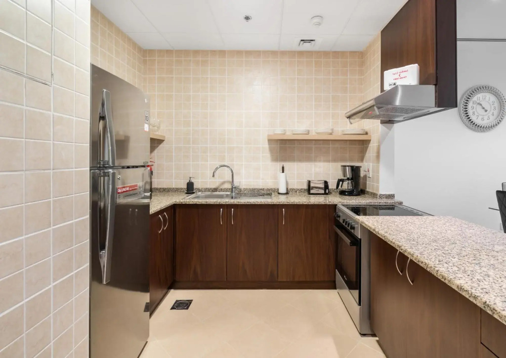 Bright 1bd 110m2 in Palm. Pool, Gym, Beach,Parking