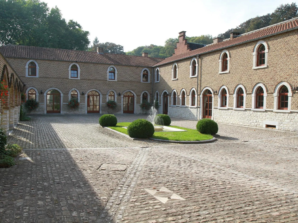Hôtel - Ferme du Château dAhin