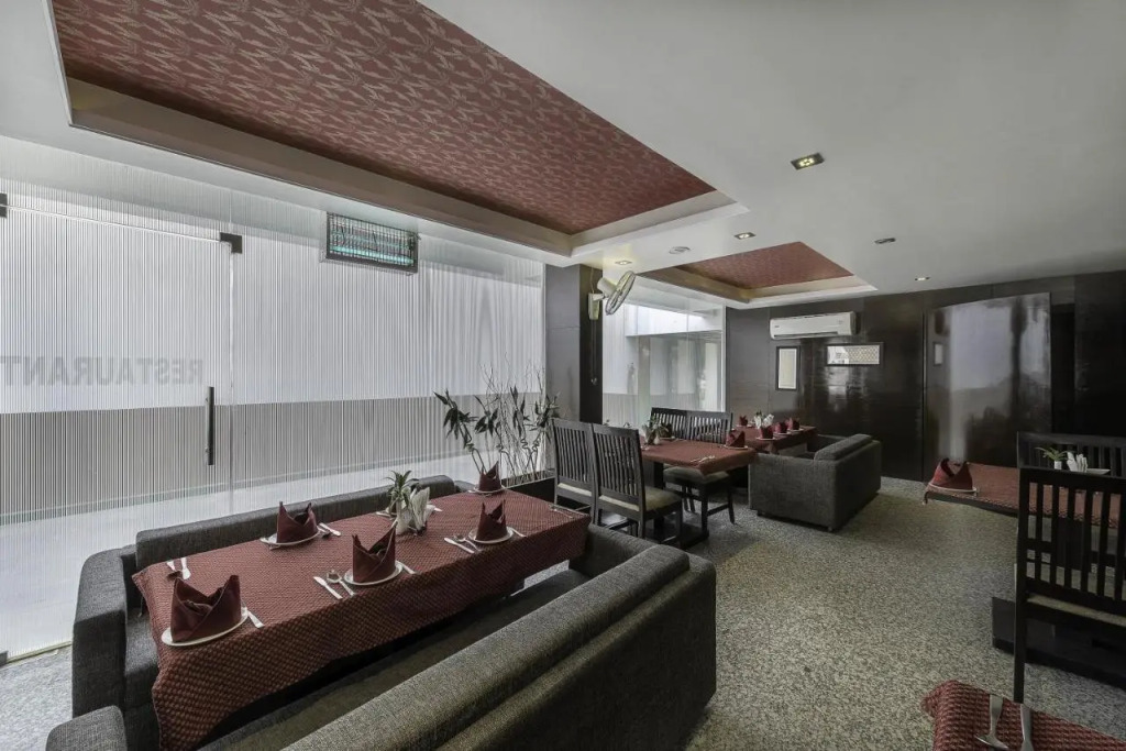 Hotel Raya Inn