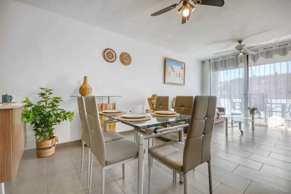 Coastal Getaway in Empuriabrava for 4