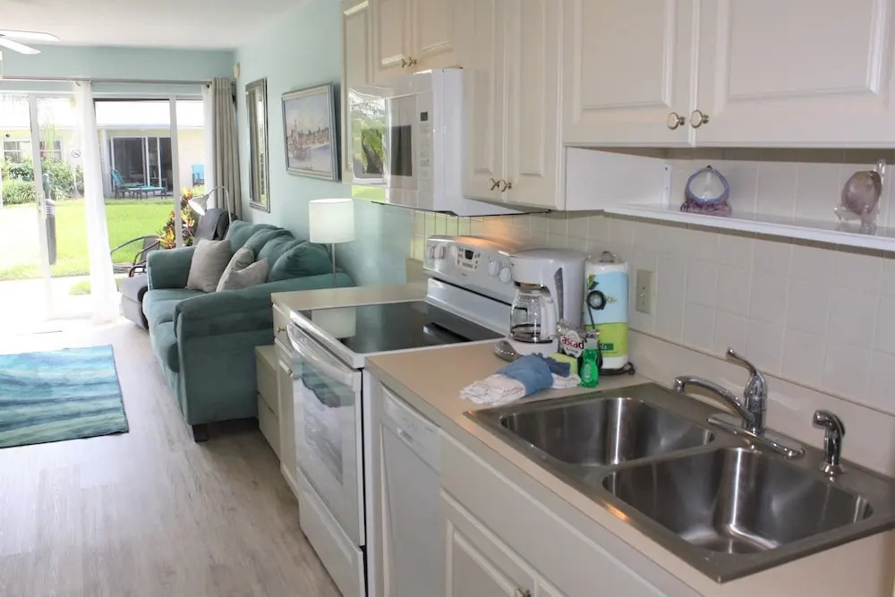 Jamaica Royale 014 - 1 Br Apts