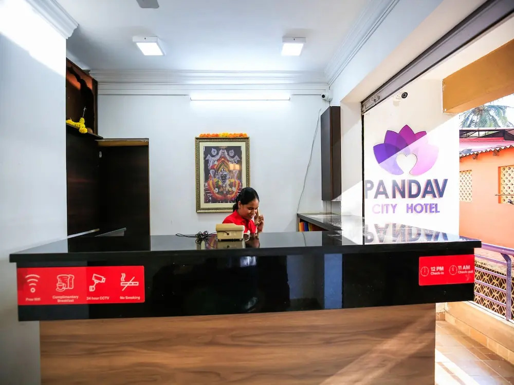 OYO 18647 Pandav City Hotel