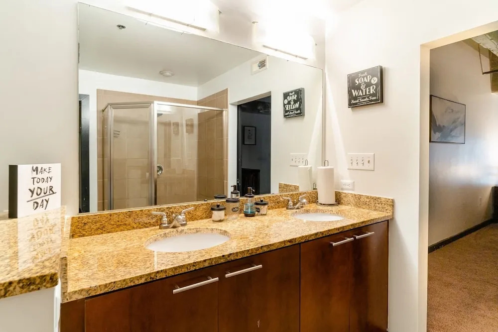 Cozy Atlantic Station Midtown Loft