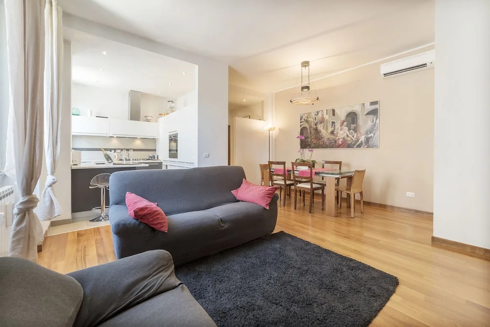 Colosseo & Colle Oppio Charming Apartment