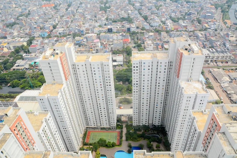 Simply Spacious 1BR Apartment at Green Bay Pluit