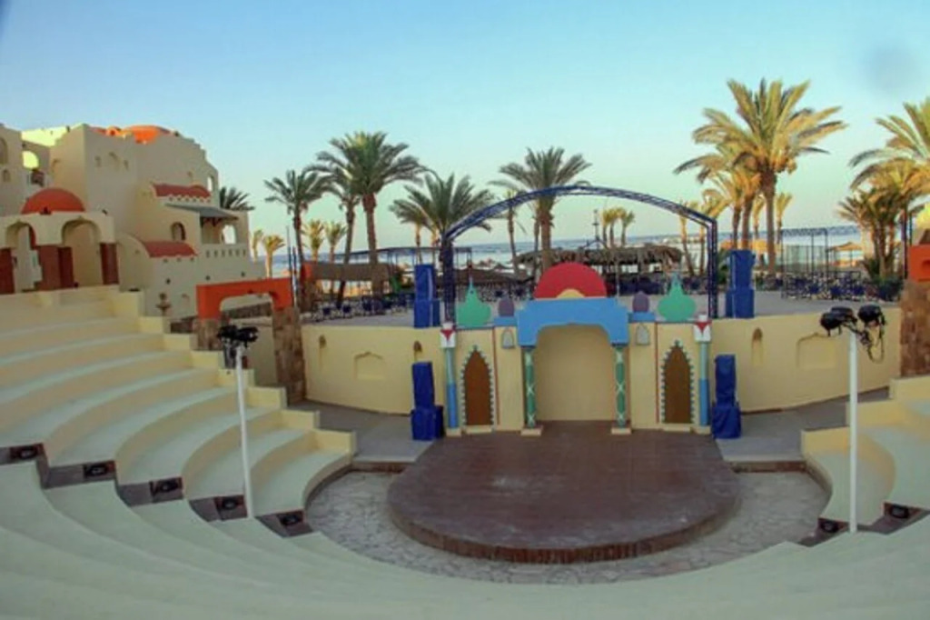 Marina  Beach  Hotel