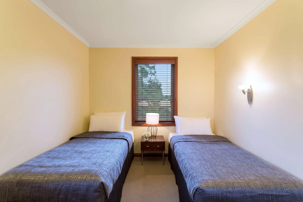 Best Western Colonial Village Motel