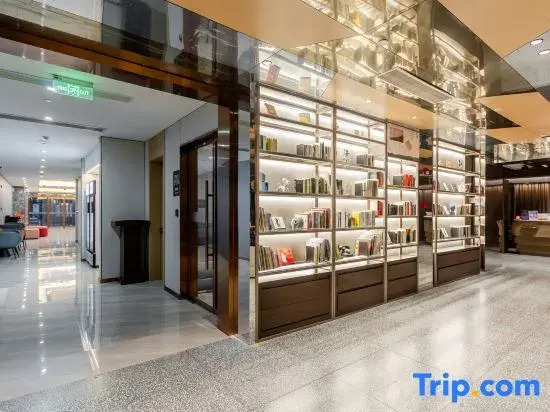 "Heyi - Shanghai Jinqiao  Deping Road Subway Station Branch"