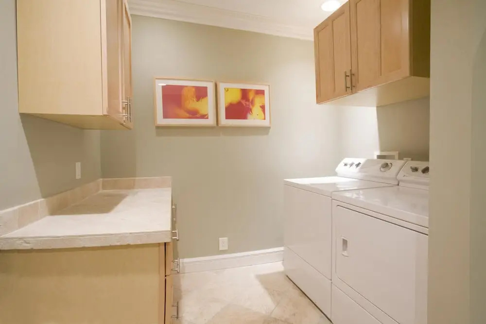 Ground Floor In Venice Near The Beach 3 Bedroom Home by RedAwning
