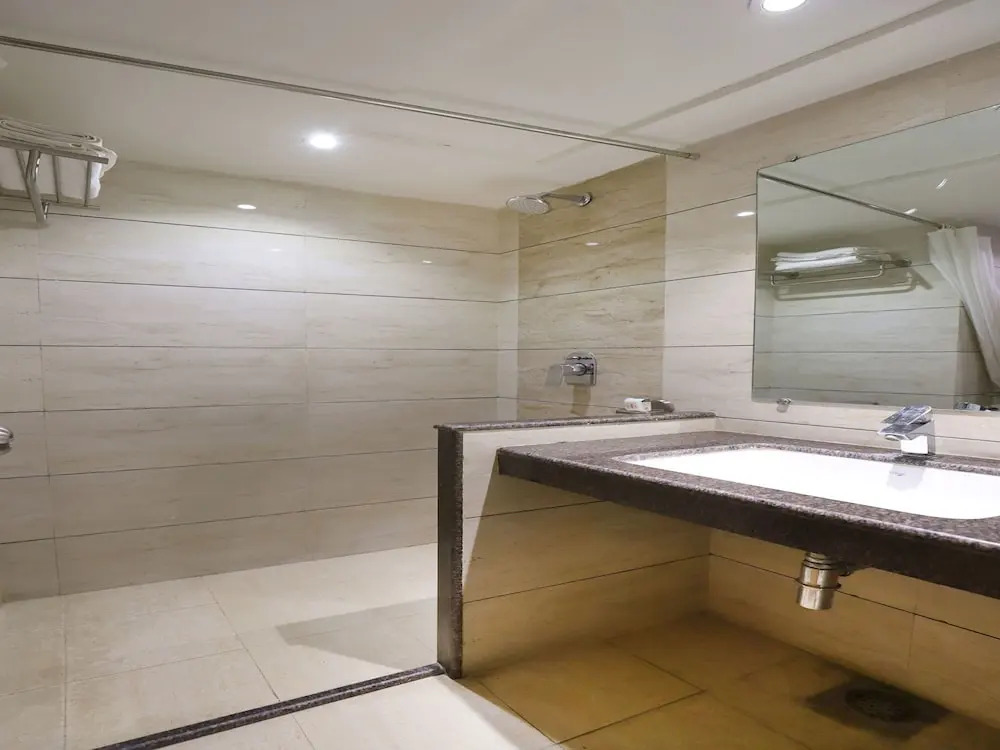 OYO 9677 Hotel Surya
