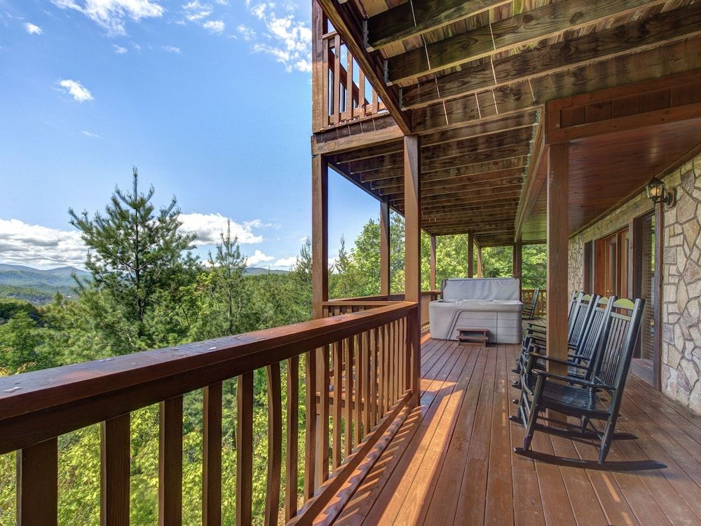 Eagles Point Lodge