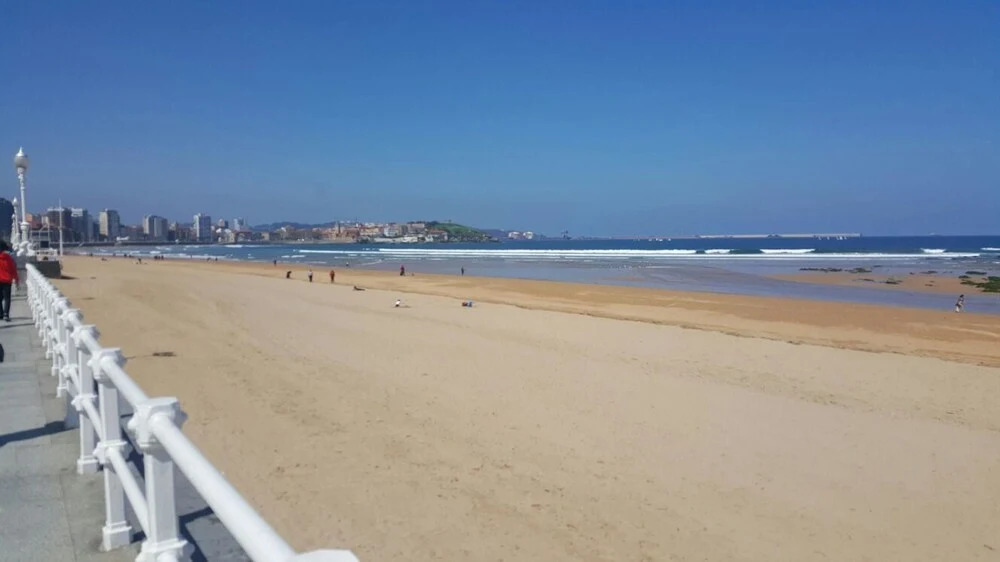 House With 3 Bedrooms in Gijón, With Pool Access, Enclosed Garden and
