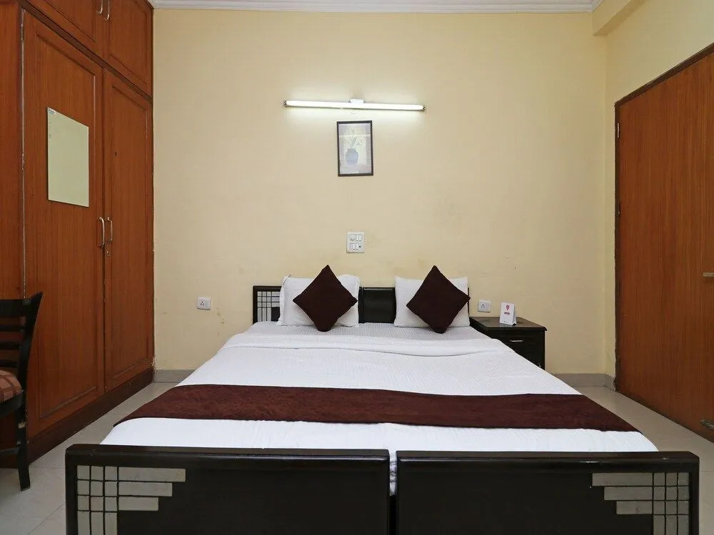 Divine Inn by OYO Rooms