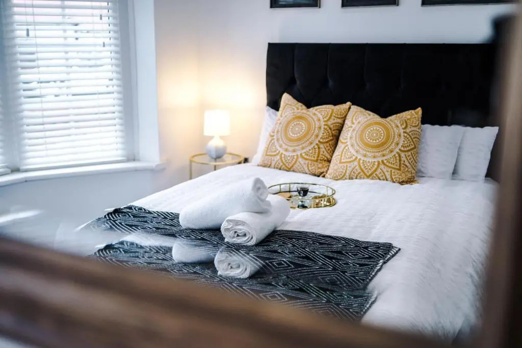 Families Only - Pet Friendly sleeps 6 maximum NO PARTIES