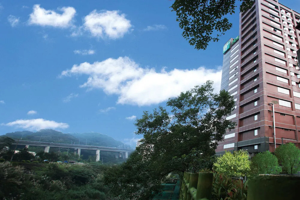 HiONE Holiday Hotel