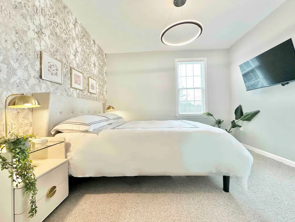 The Beverly at Mt. Lebanon by Luxe PGH