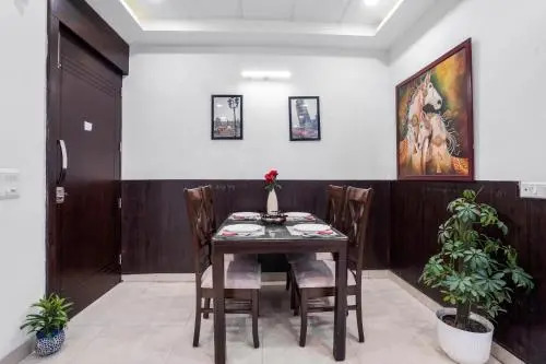 Entire World Class Apartment near Metro Station