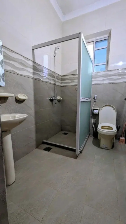 Crown View Hotel