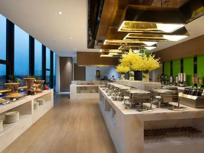 Отель Dongying Plaza Le Peng