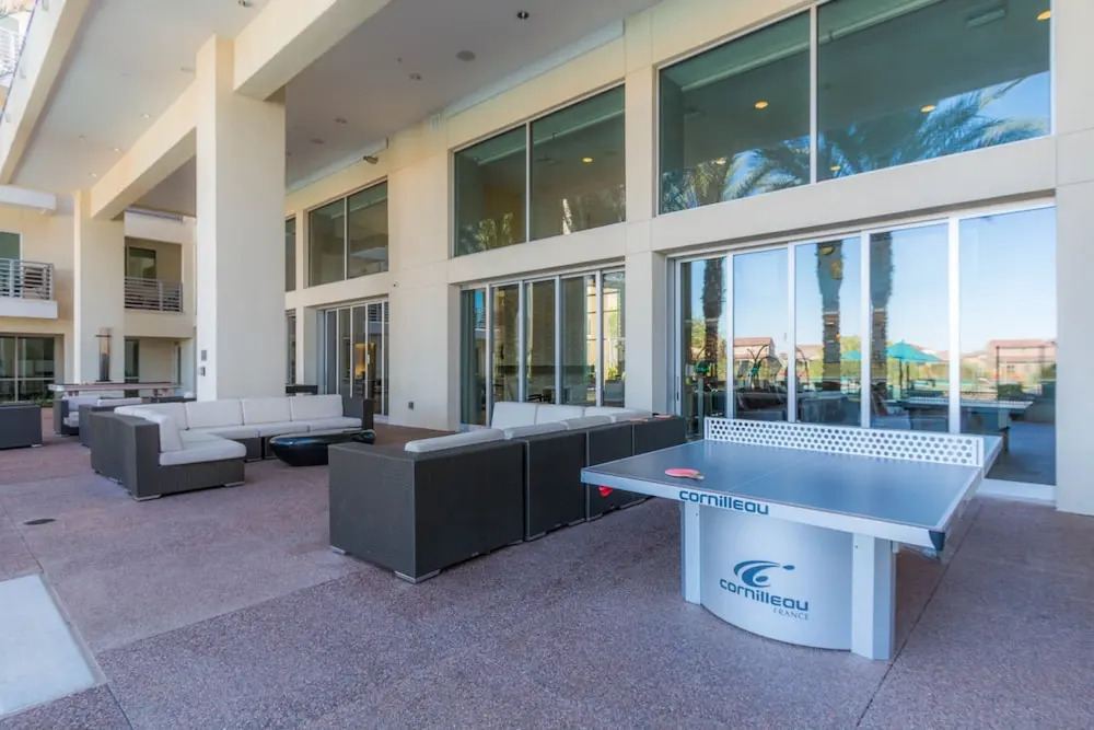 Upscale King, Pool View, Close to Kierland w/Parking (316)