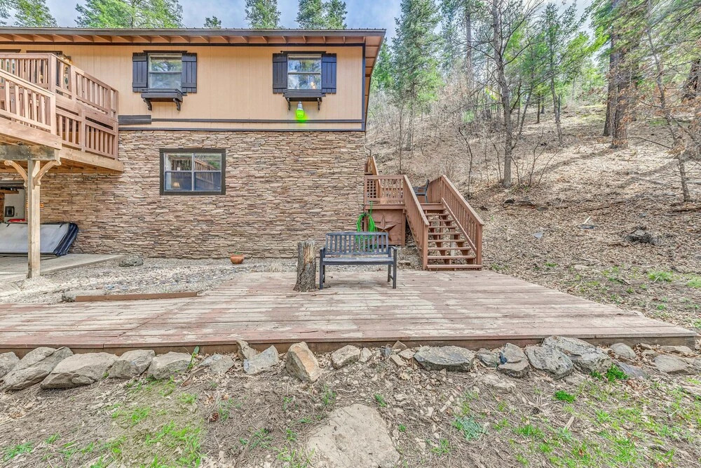Ruidoso Mountain Home w/ 3 Decks & Grill!
