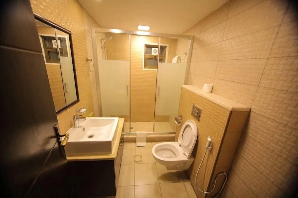 Lancaster hotel apartments