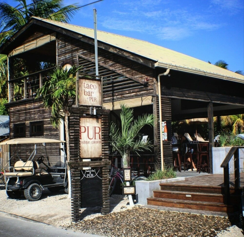 PUR Boutique Cabanas, Adults Only