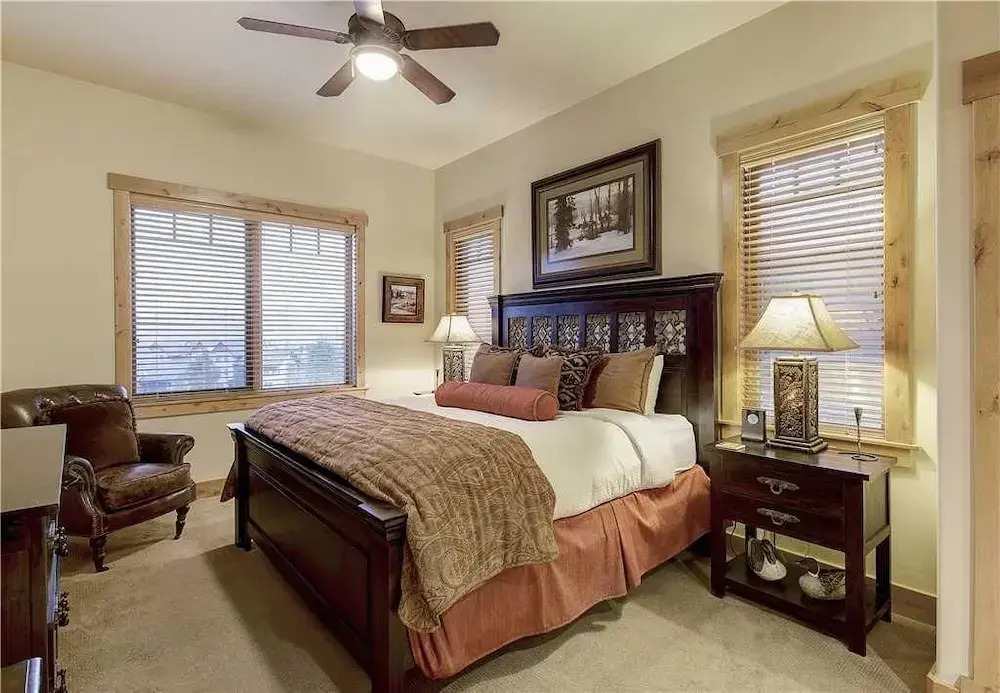 6302 Bear Lodge, Trappeur's Crossing Apartment 3