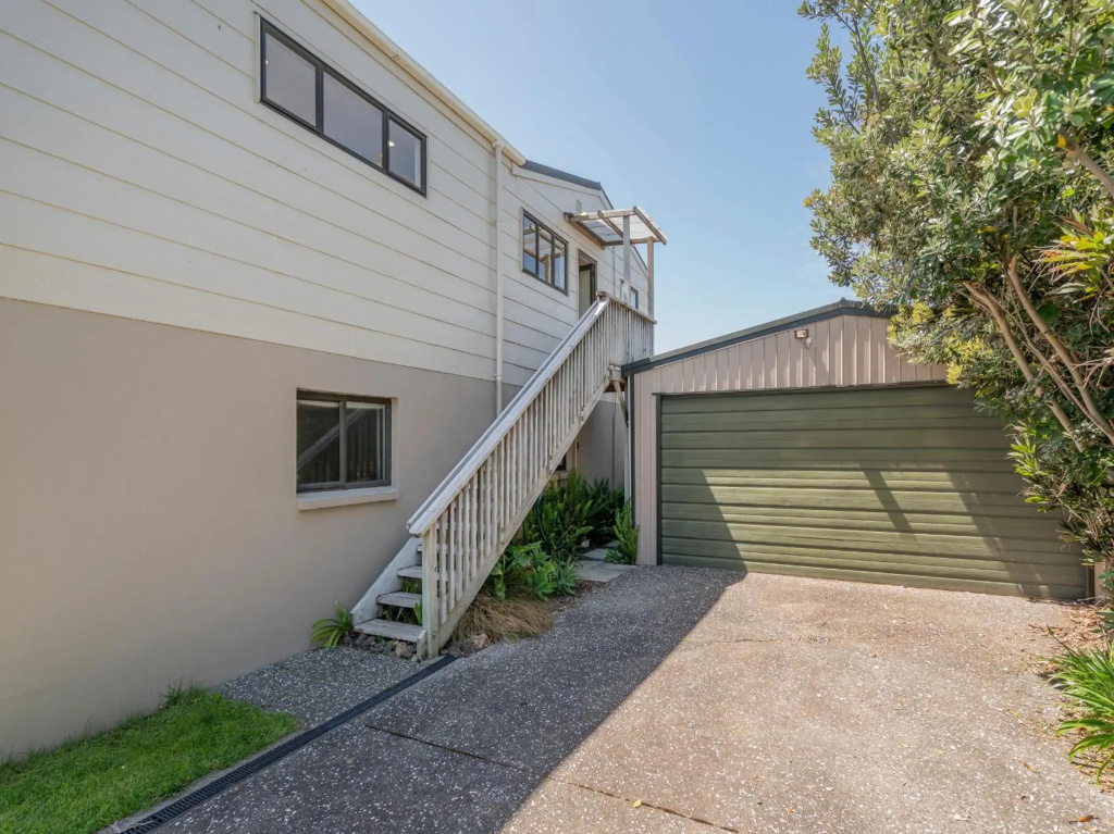Surf Stay - Whitianga Holiday Home