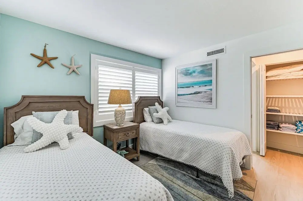 Coastal Downtown Naples Condo - Walk to the Beach!