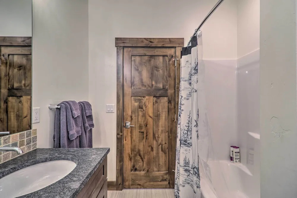 Sleek Columbia Falls Condo: Centrally Located!