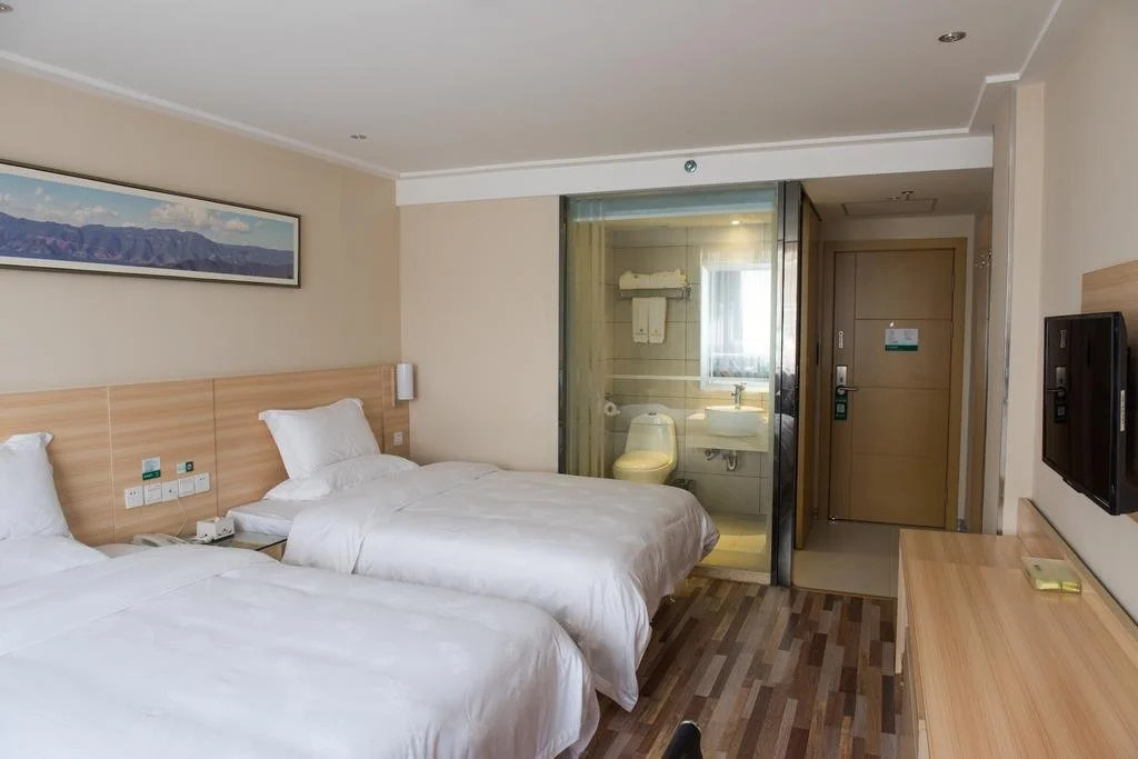 Huayi Hotel