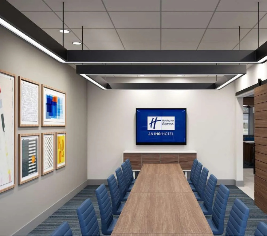 Holiday Inn Express & Suites Marinette